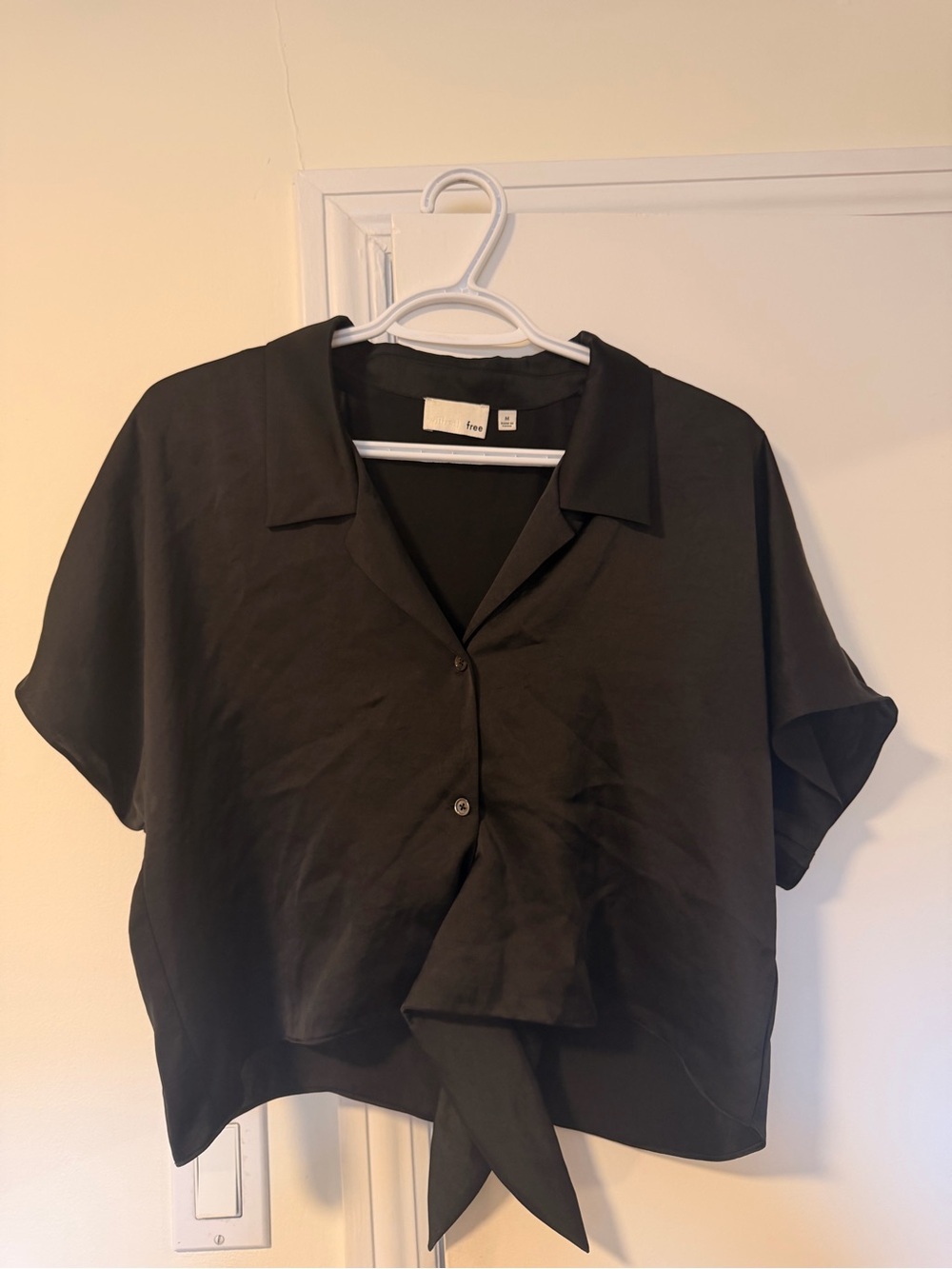 Wilfred Black Tie-Front Crop Top